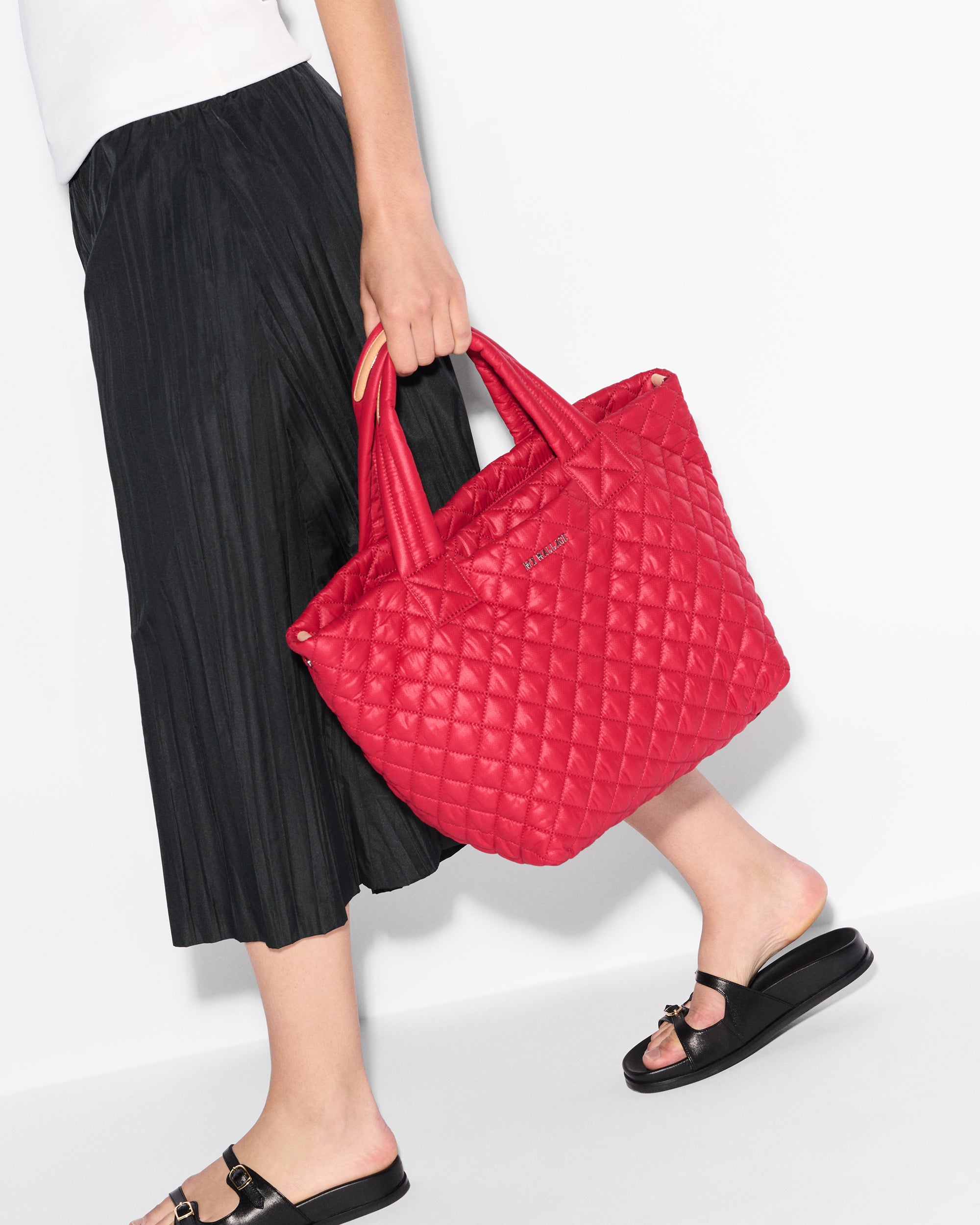 Apple Small Metro Tote Deluxe