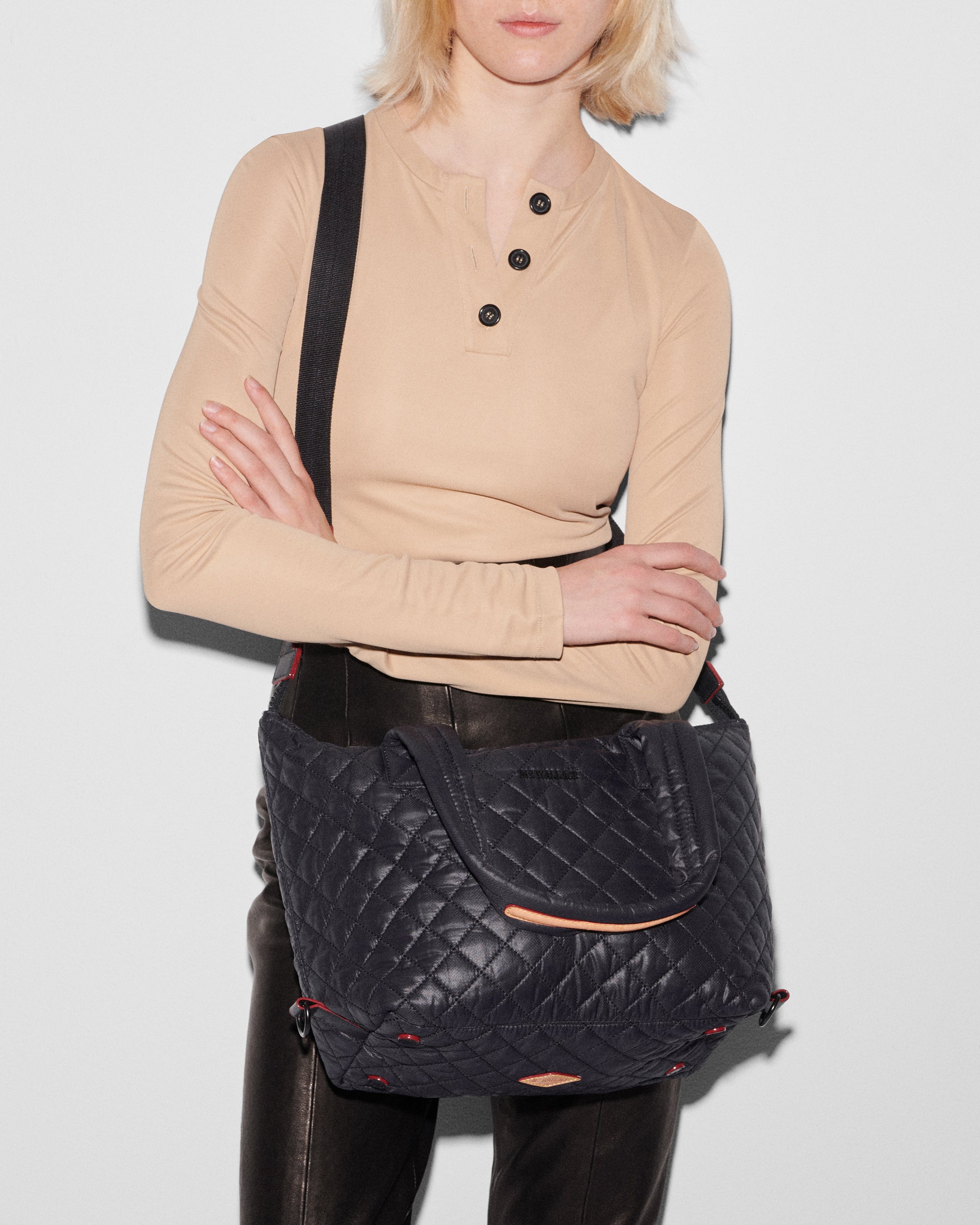 Black Medium Sutton Deluxe