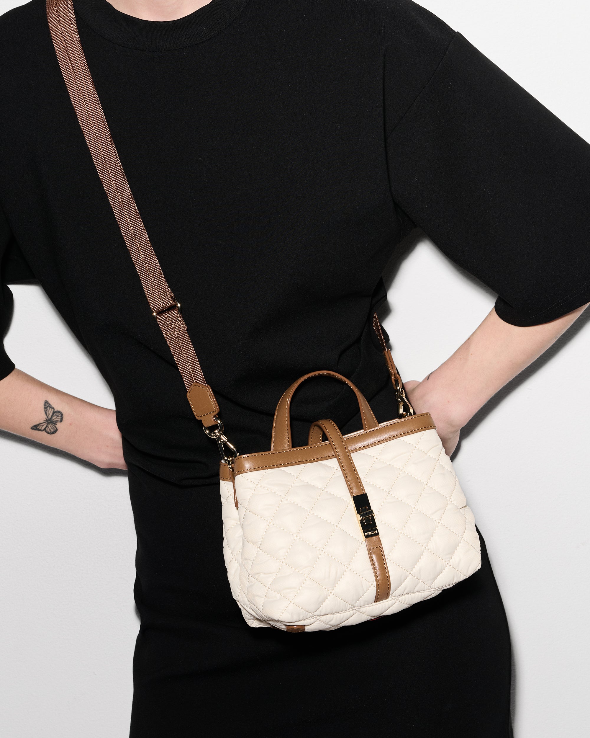 Sandshell with Brown Mini Astor Top Handle