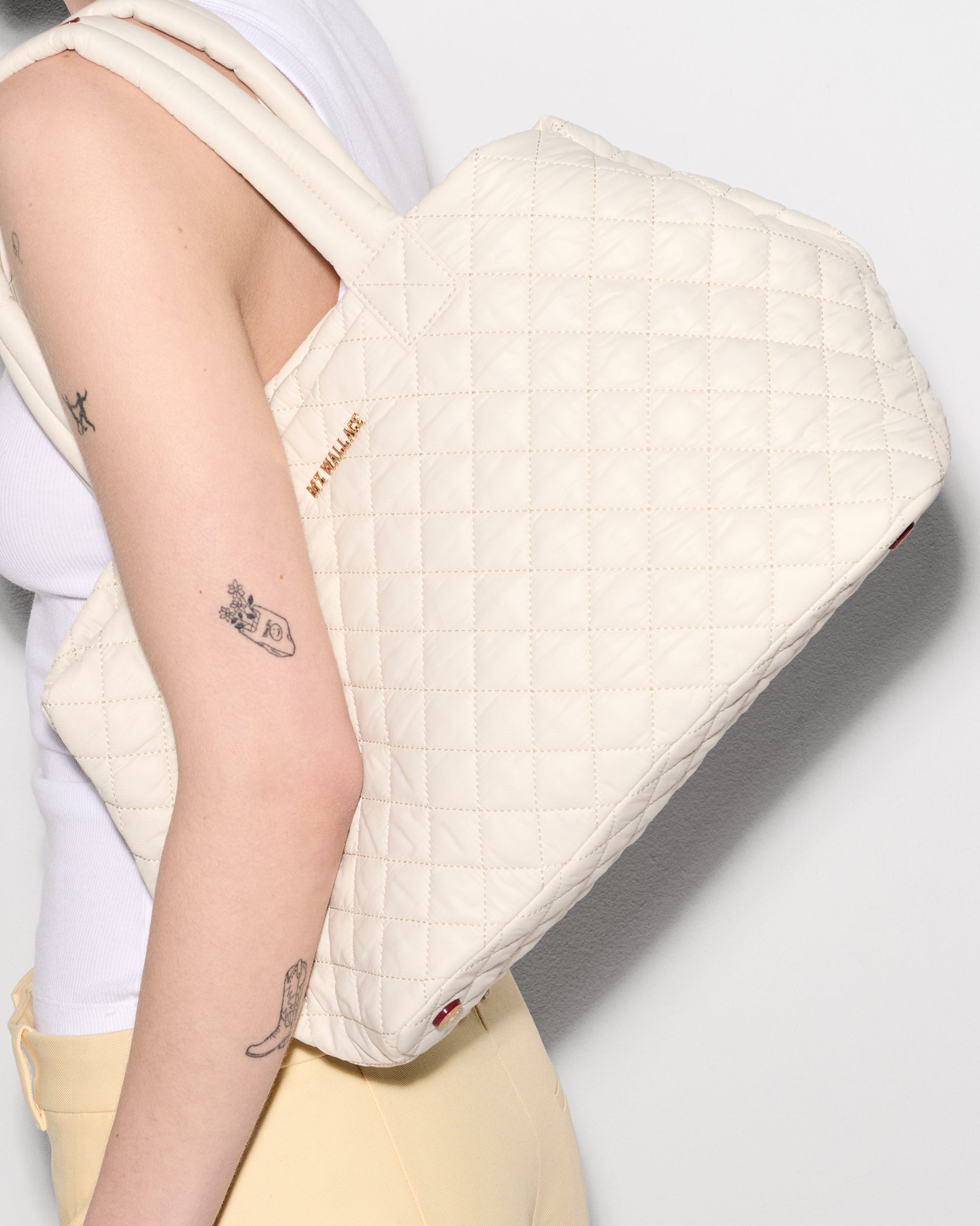 Sandshell Medium Metro City Tote