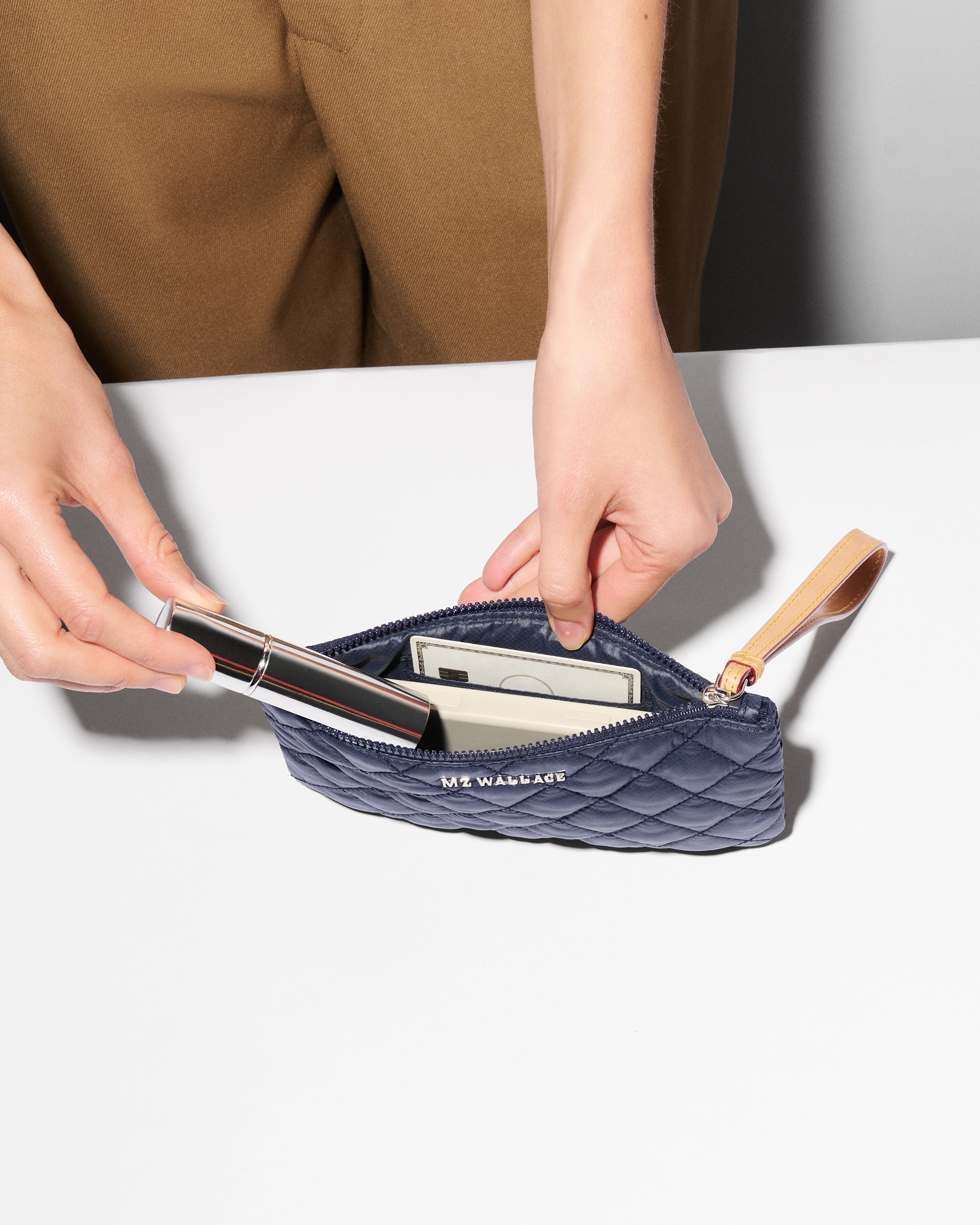 Dawn Flat Metro Wristlet