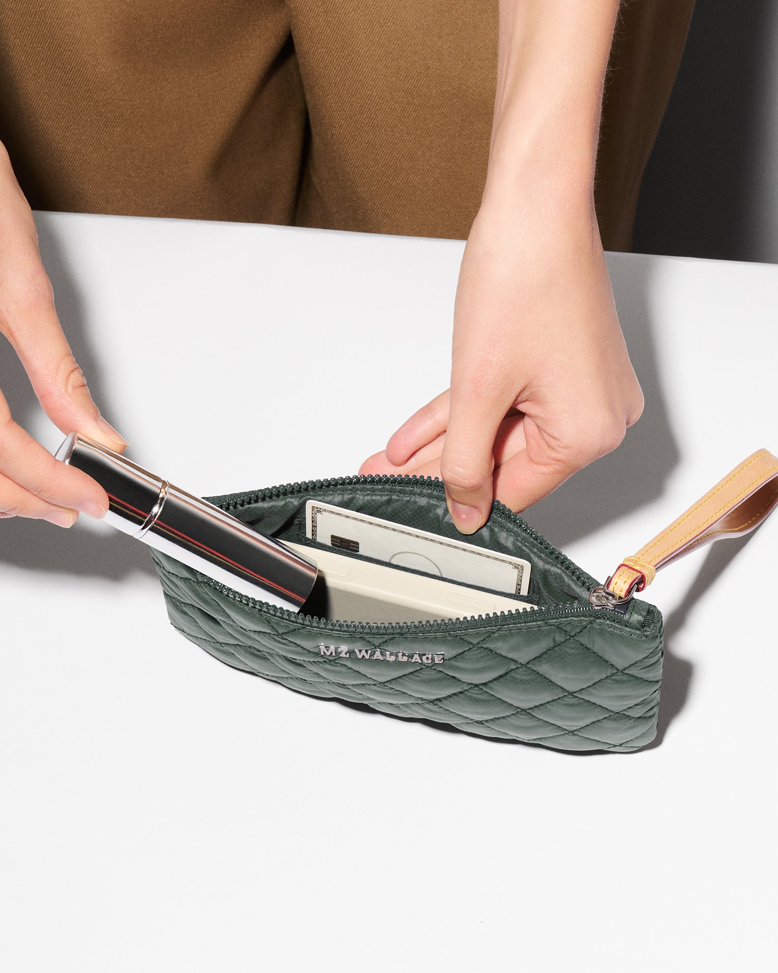 Juniper Flat Metro Wristlet