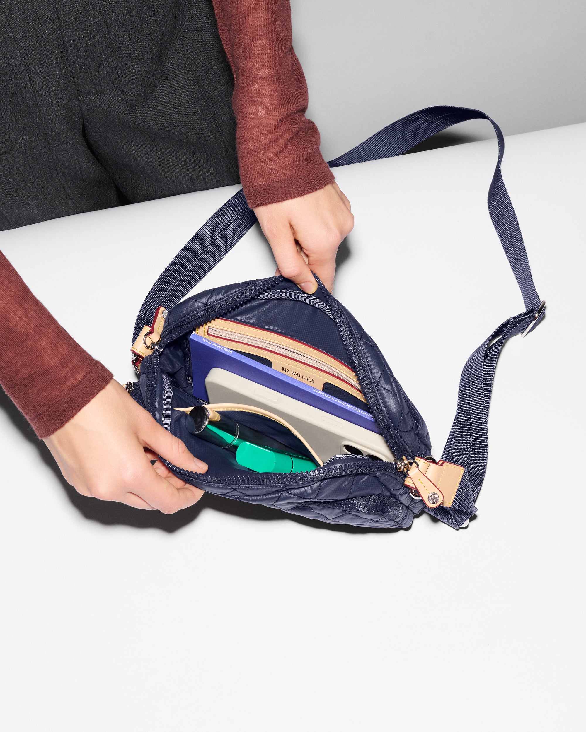 dmz mala Return To Space 3LP 美品 Black Weekender Bag for Women | MZ Wallace