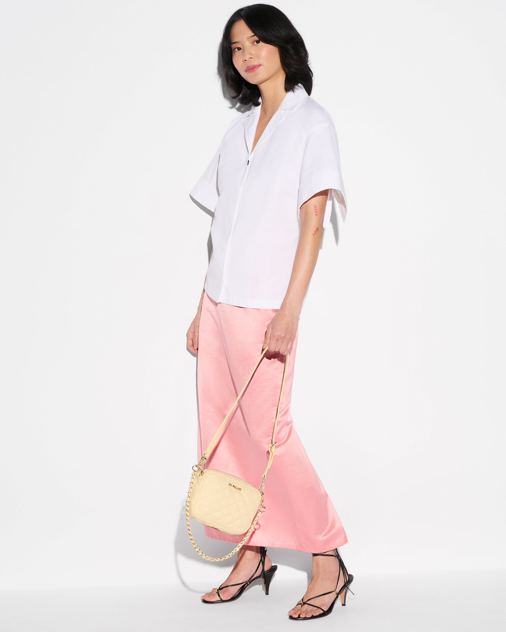 1951C2382_chamomile_mini_crosb