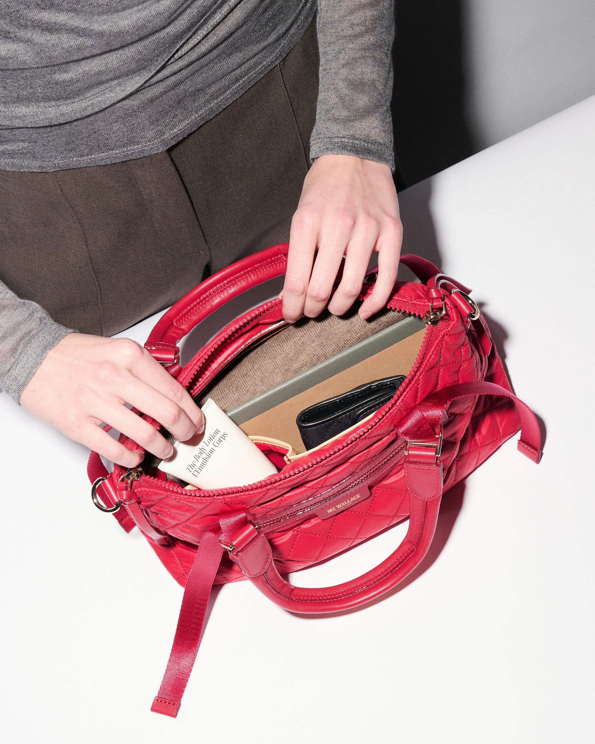 Apple Small Park Satchel