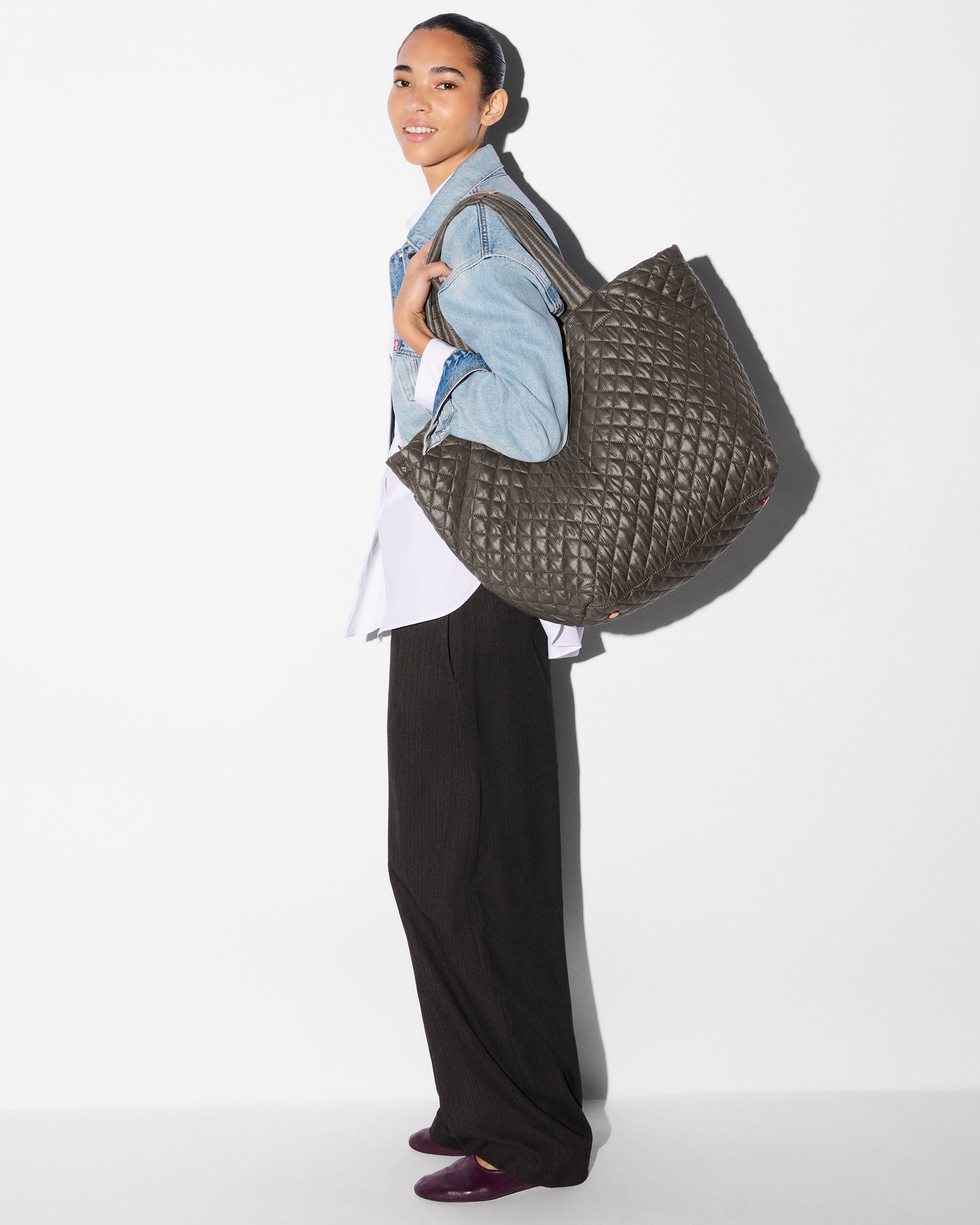 Magnet Large Metro Tote Deluxe II