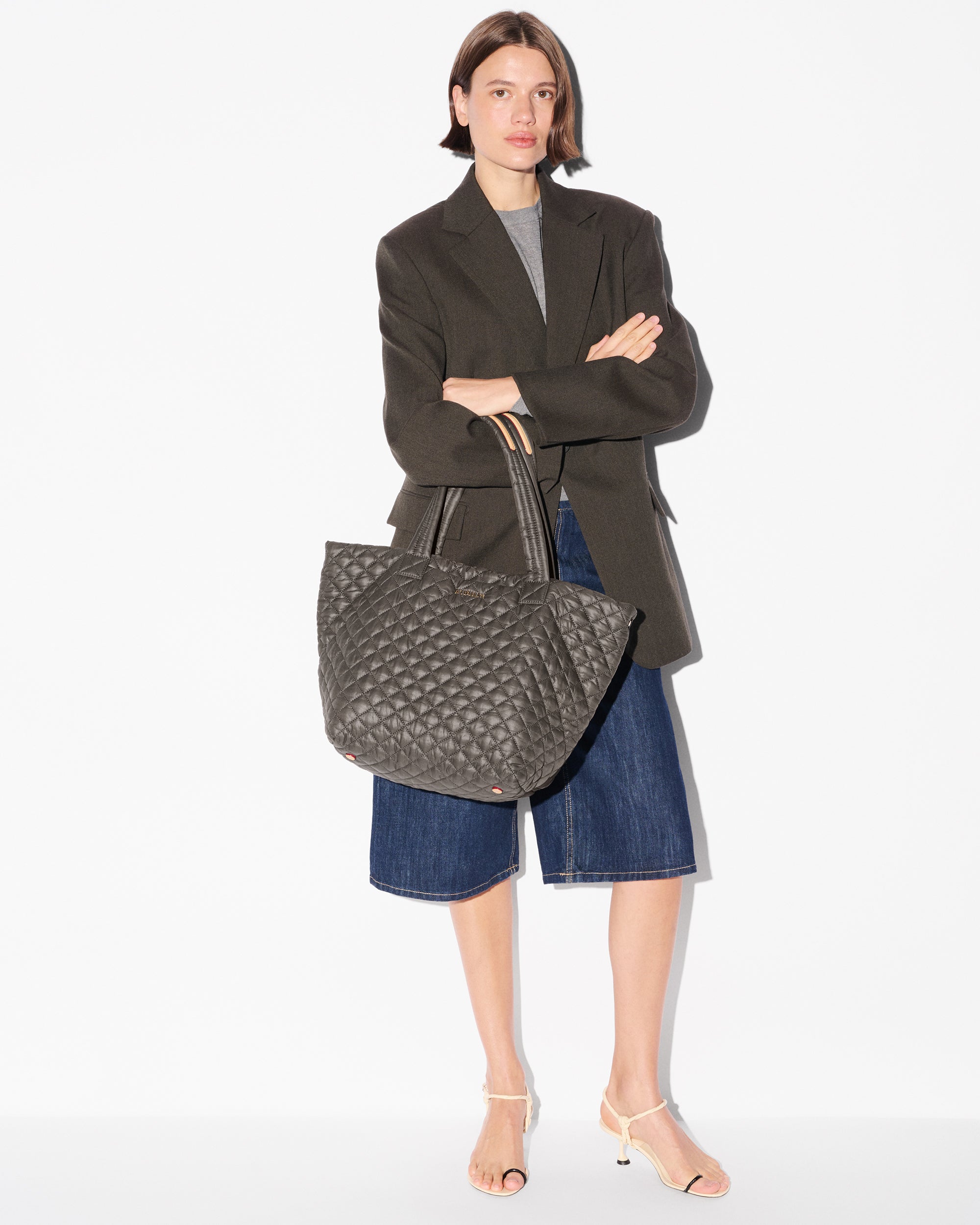 Magnet Medium Metro Tote Deluxe II