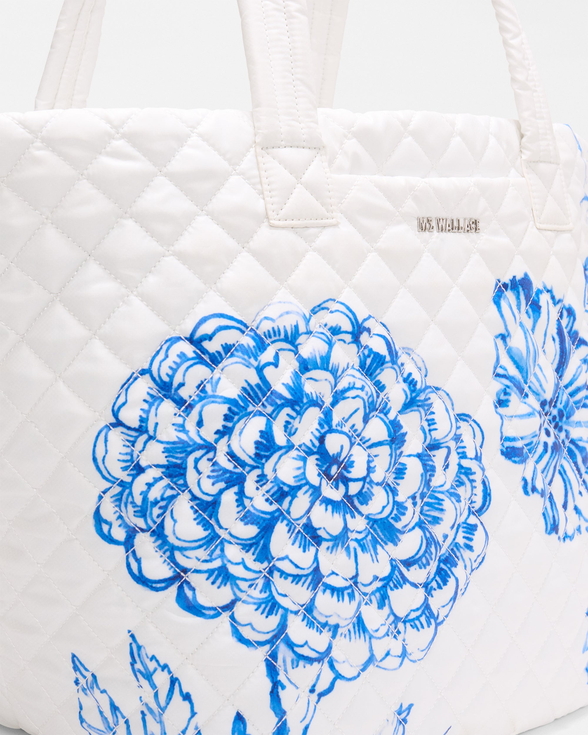 Porcelain Blue/Floral Medium Metro Tote Deluxe