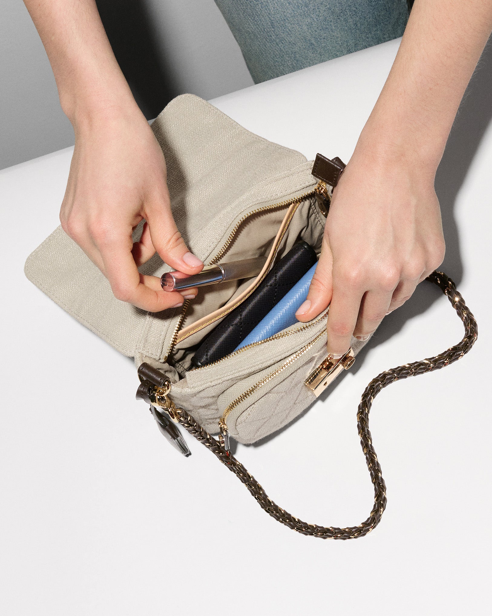 Sandy Linen Small Crosby Lock Crossbody