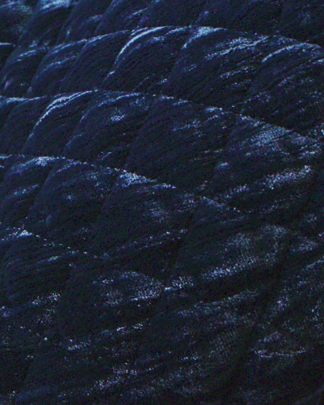 Midnight Velvet Crosby Lock Shoulder